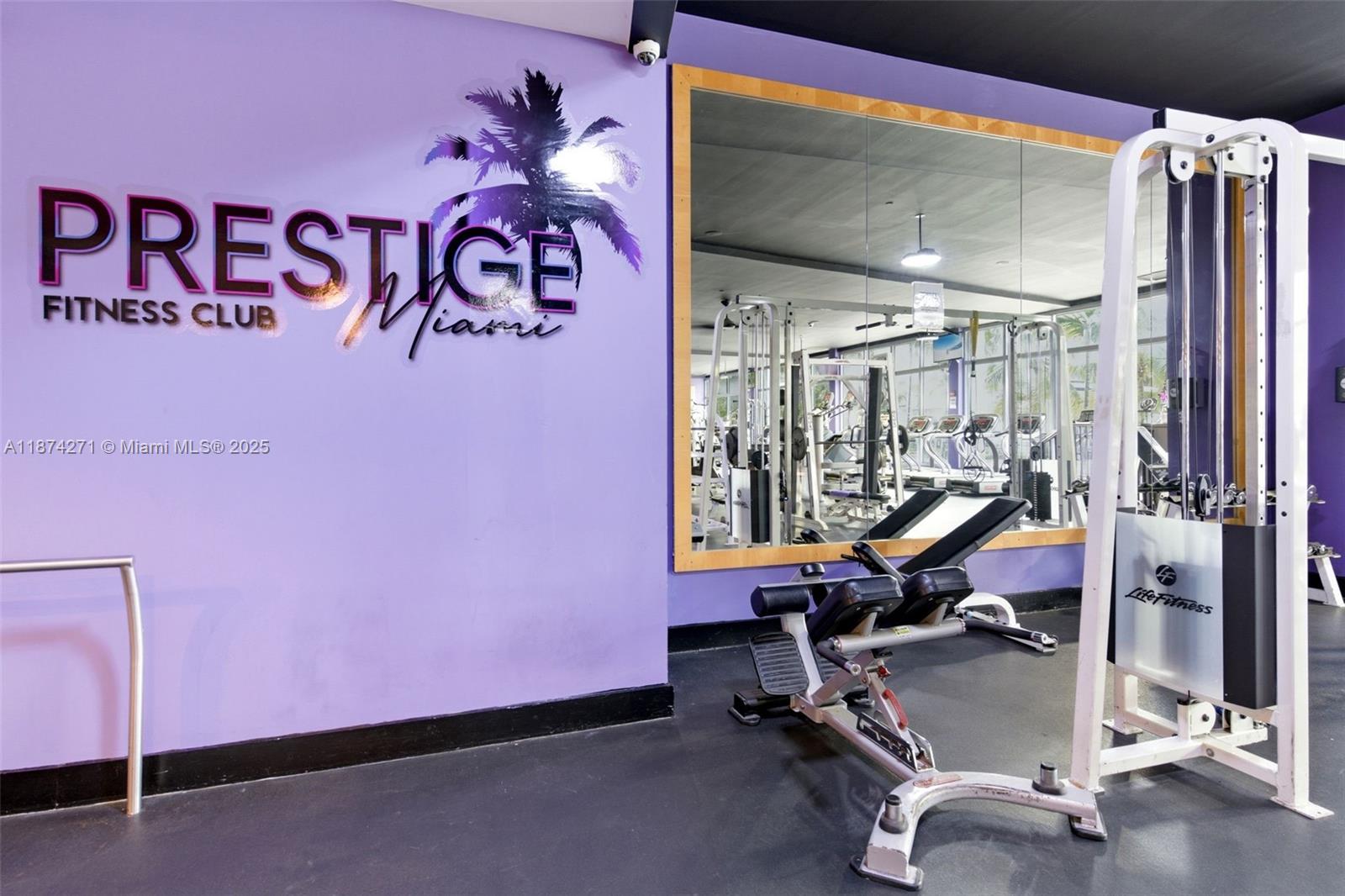 1000 West Ave Unit: PH22