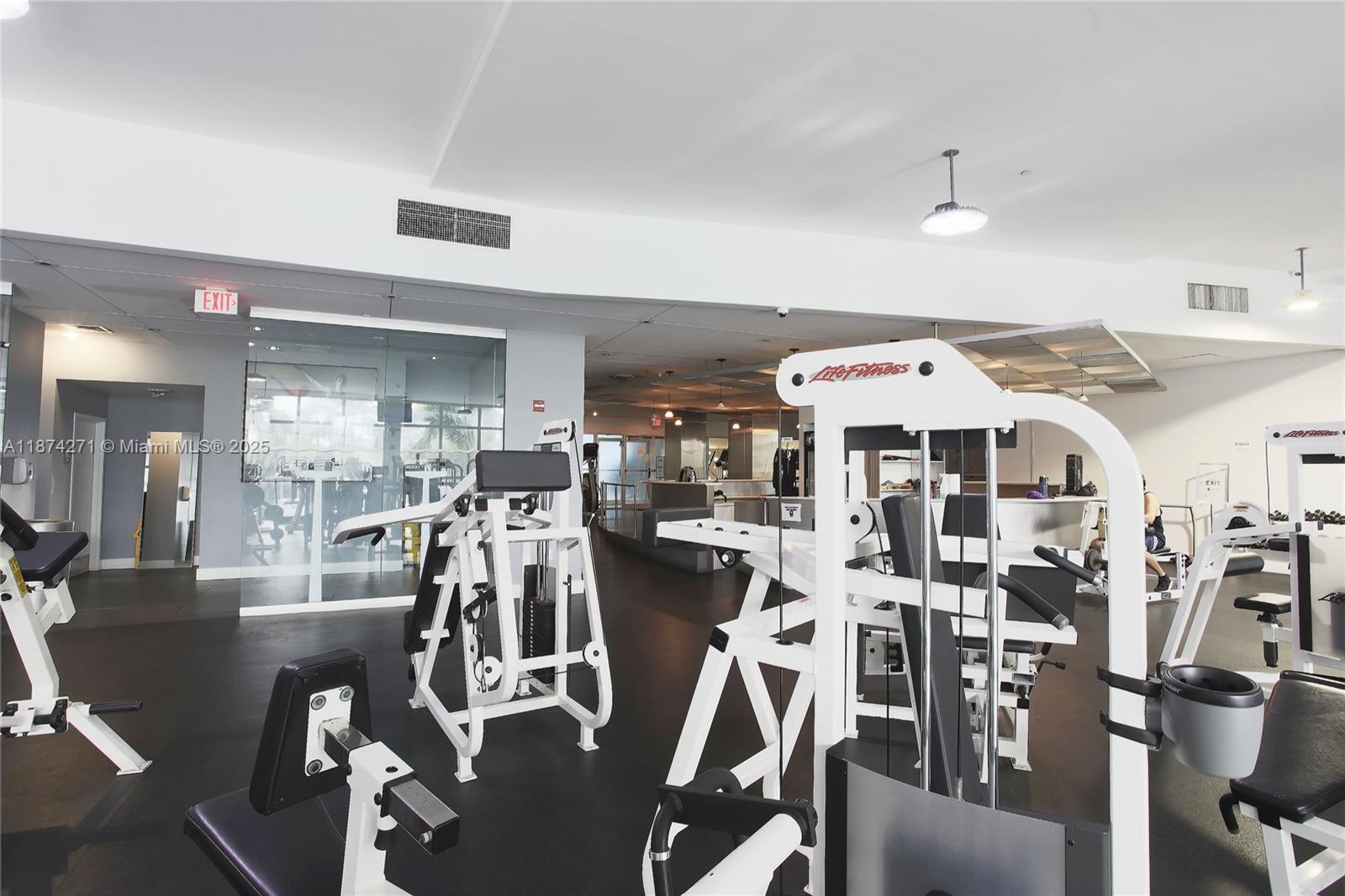 1000 West Ave Unit: PH22