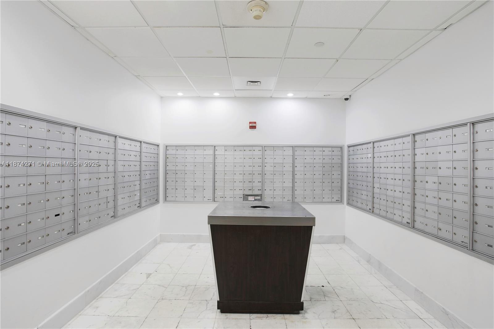 1000 West Ave Unit: PH22
