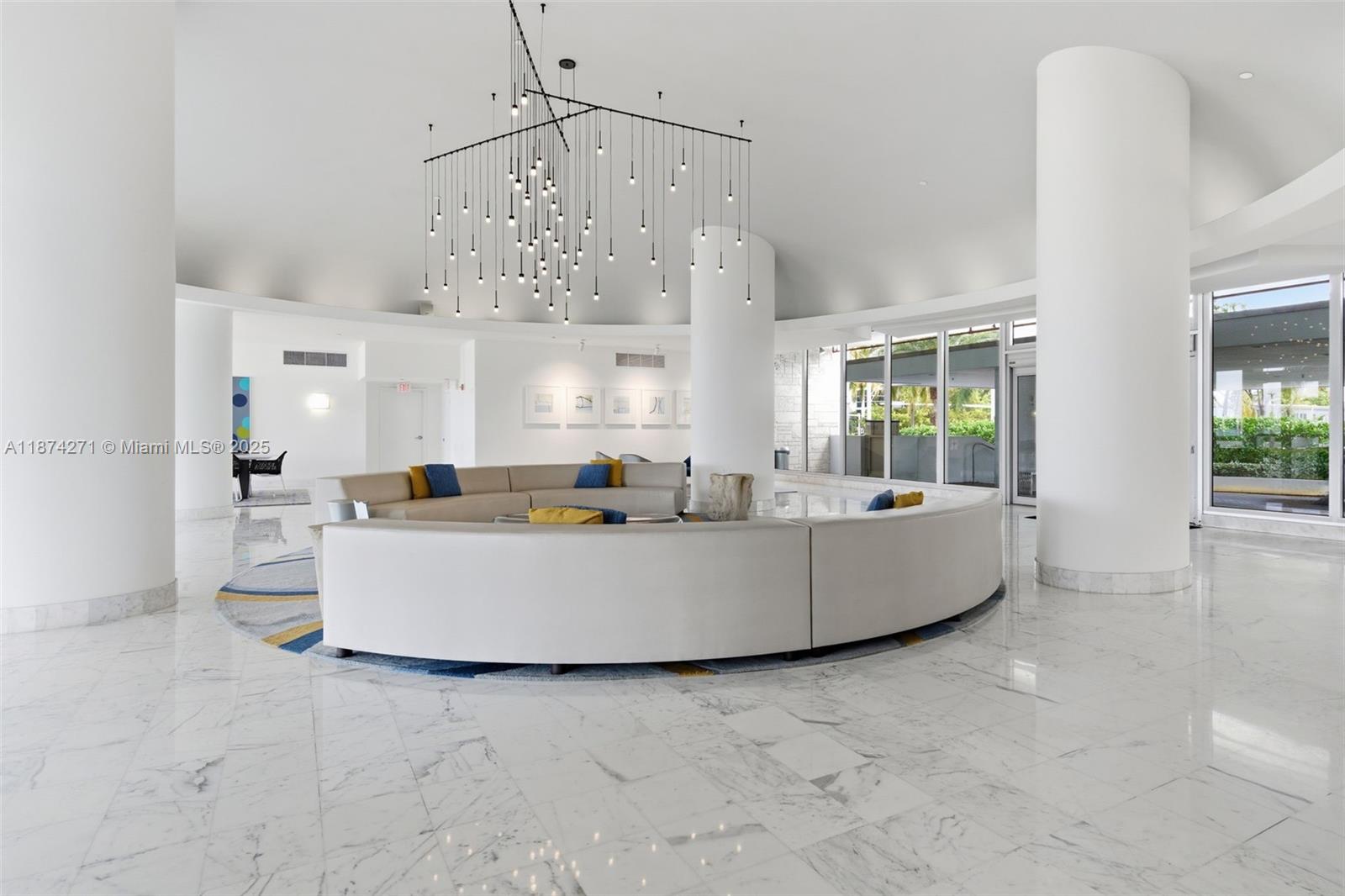 1000 West Ave Unit: PH22