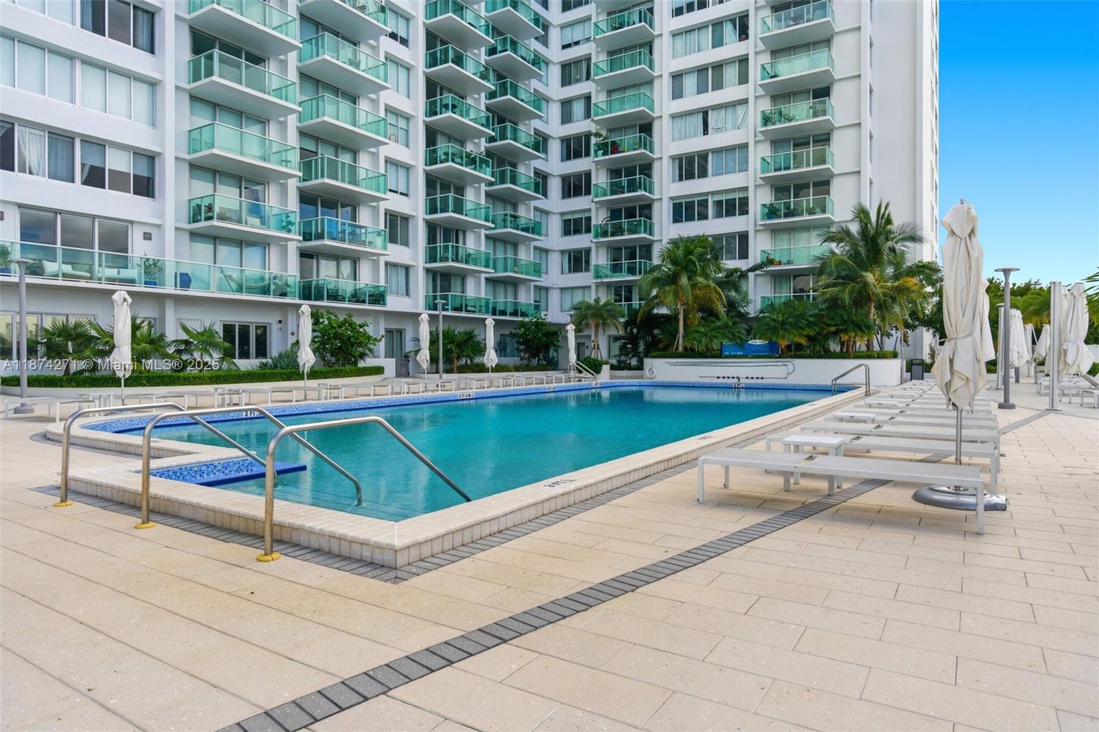 1000 West Ave Unit: PH22