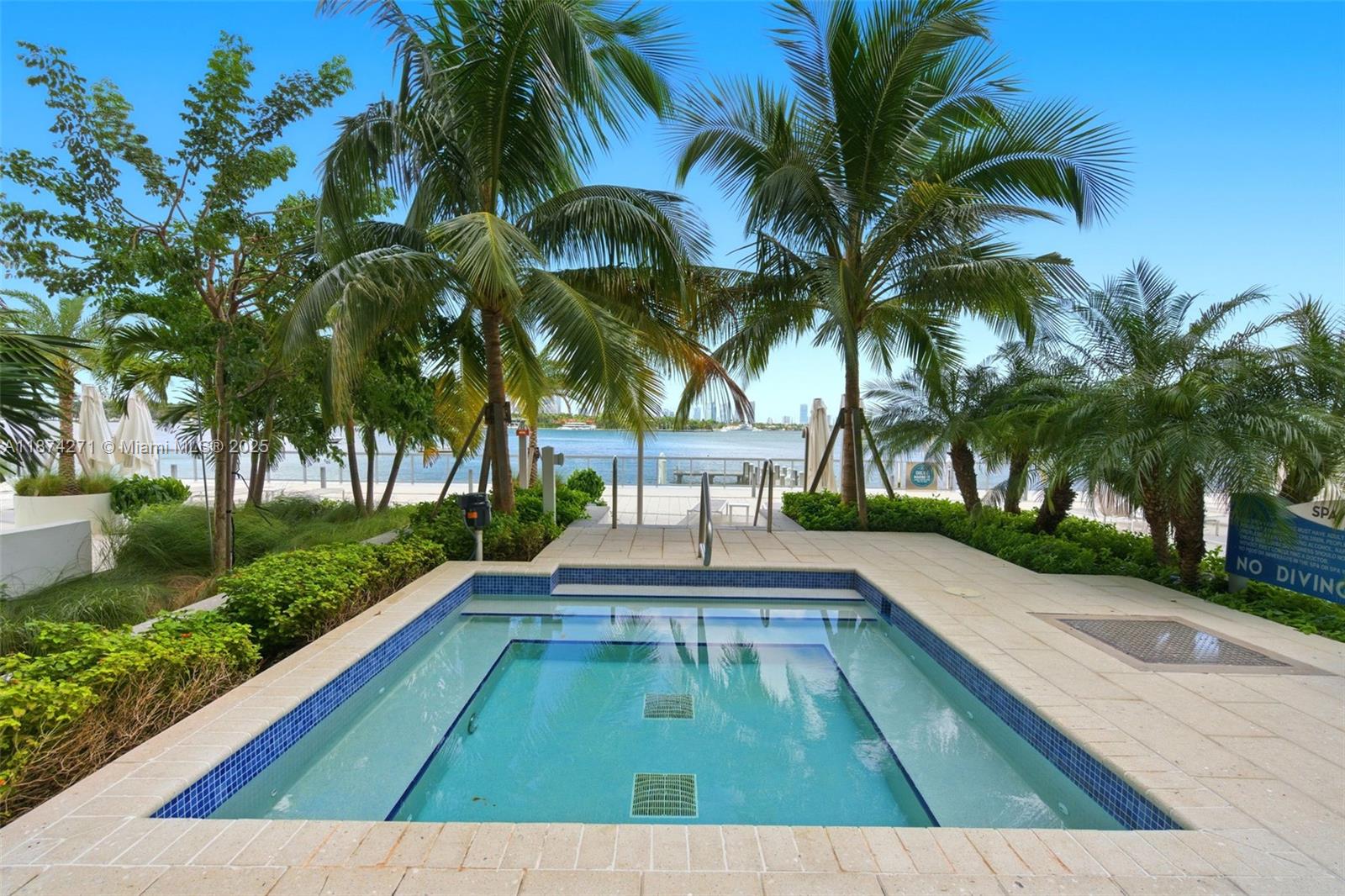 1000 West Ave Unit: PH22