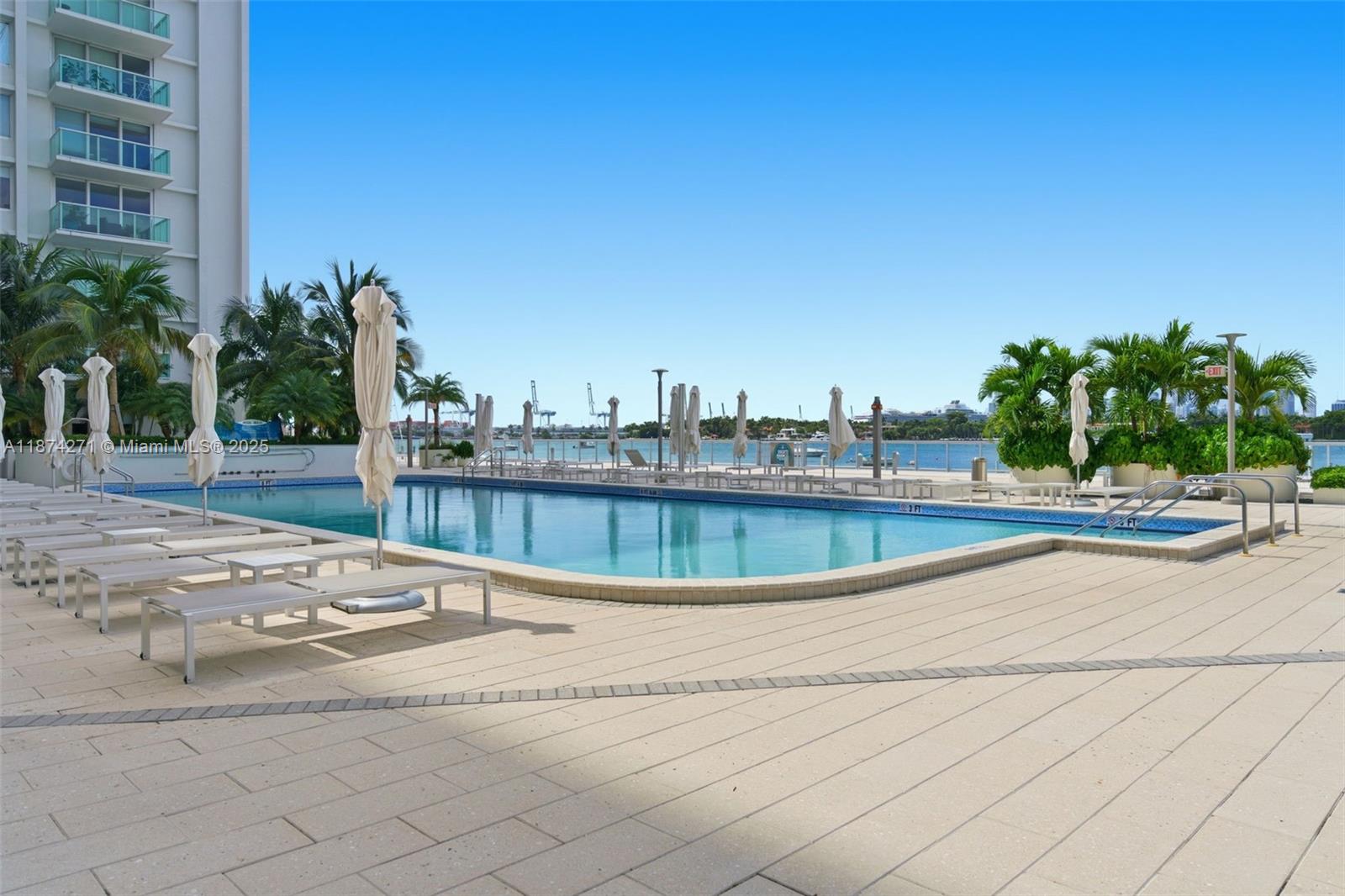 1000 West Ave Unit: PH22