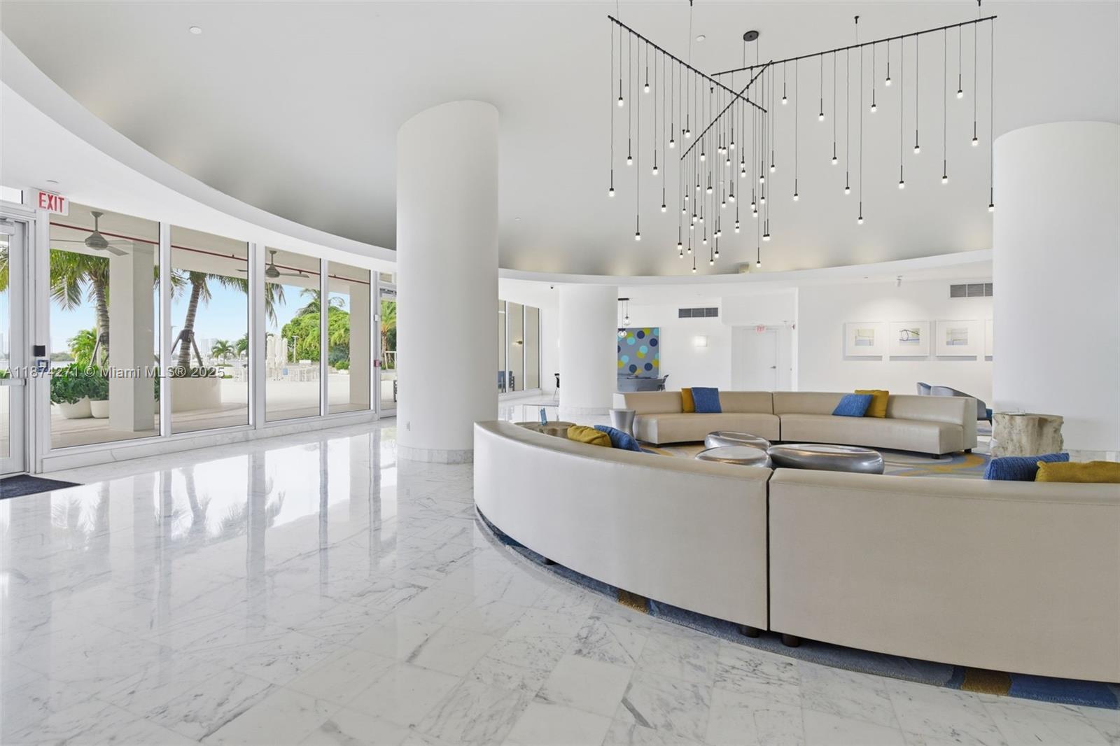 1000 West Ave Unit: PH22