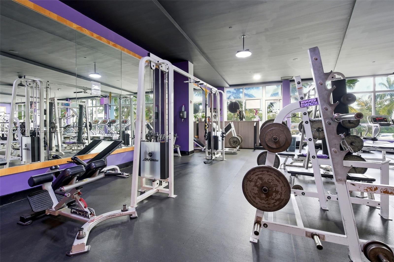 1000 West Ave Unit: PH22