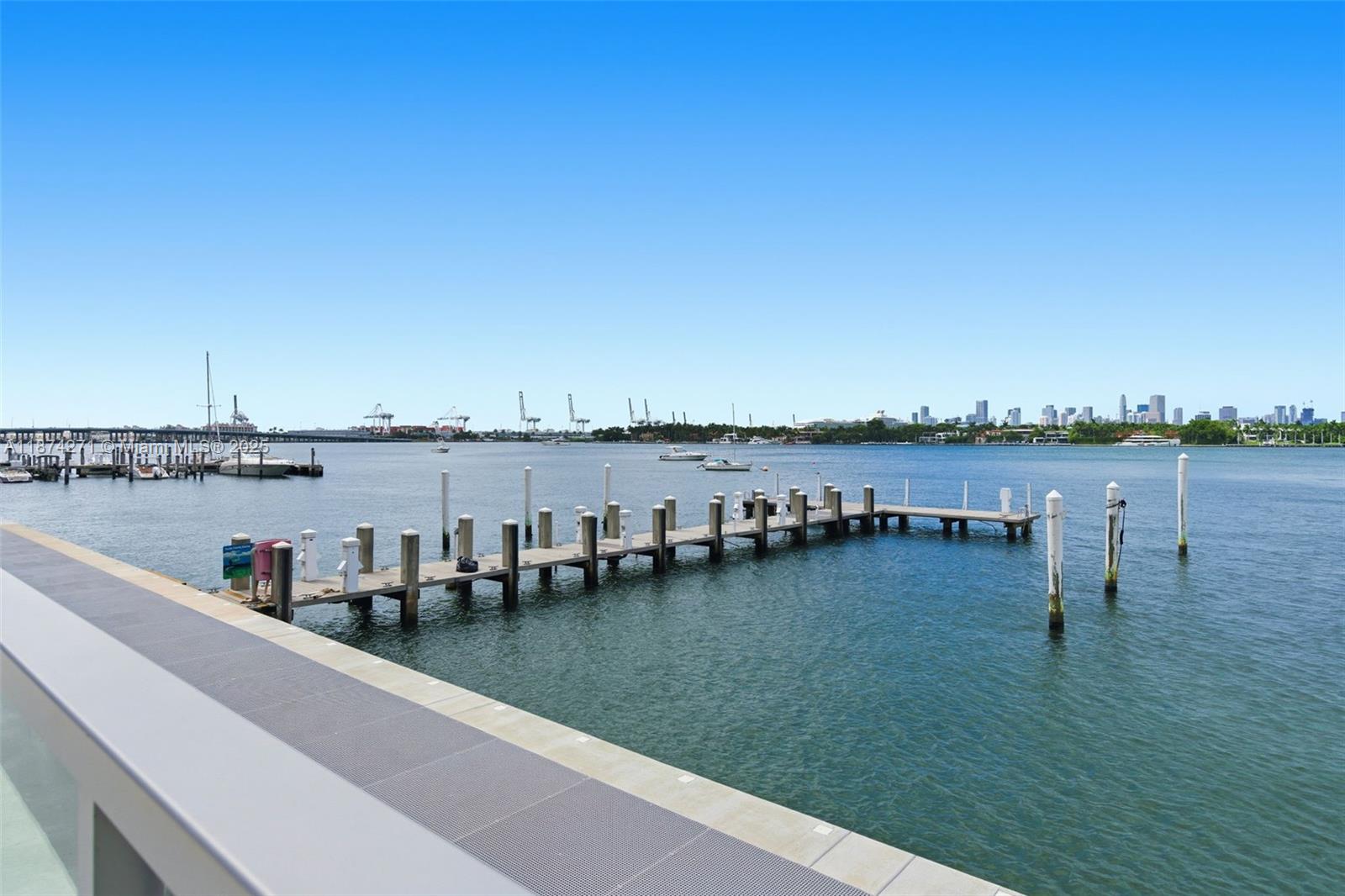 1000 West Ave Unit: PH22