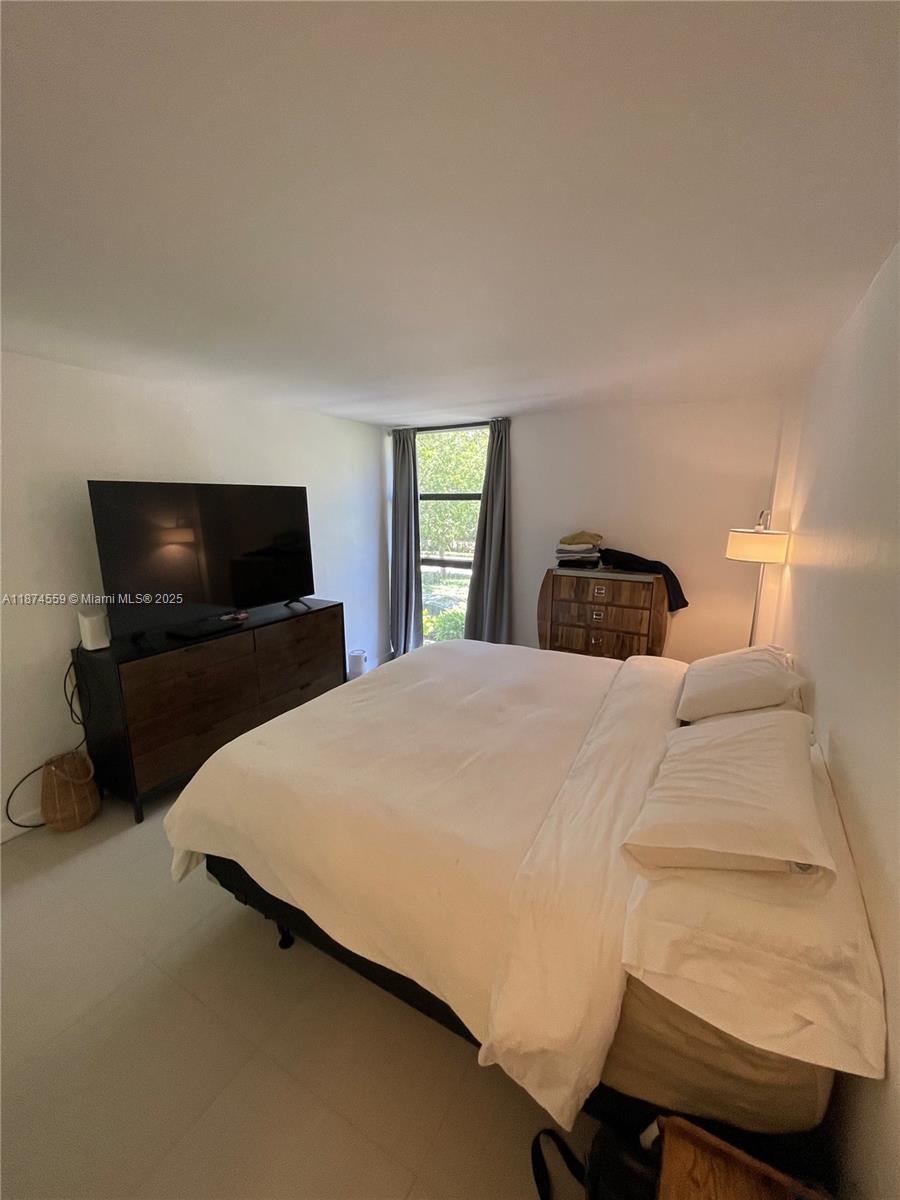 2501 Brickell Ave # 204