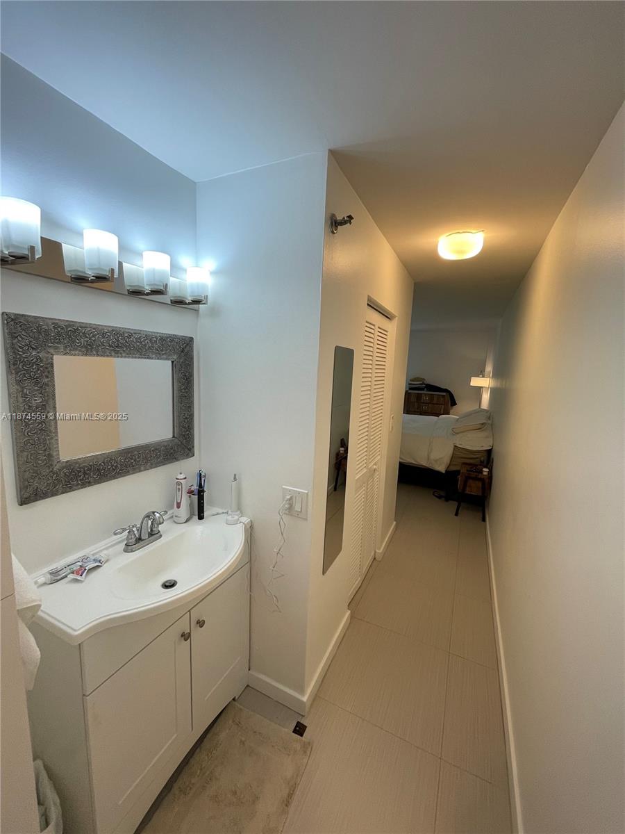 2501 Brickell Ave # 204