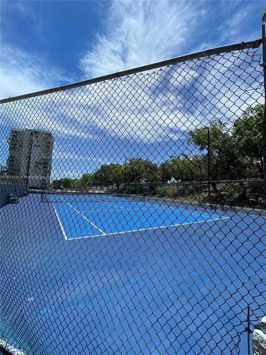 2501 Brickell Ave # 204