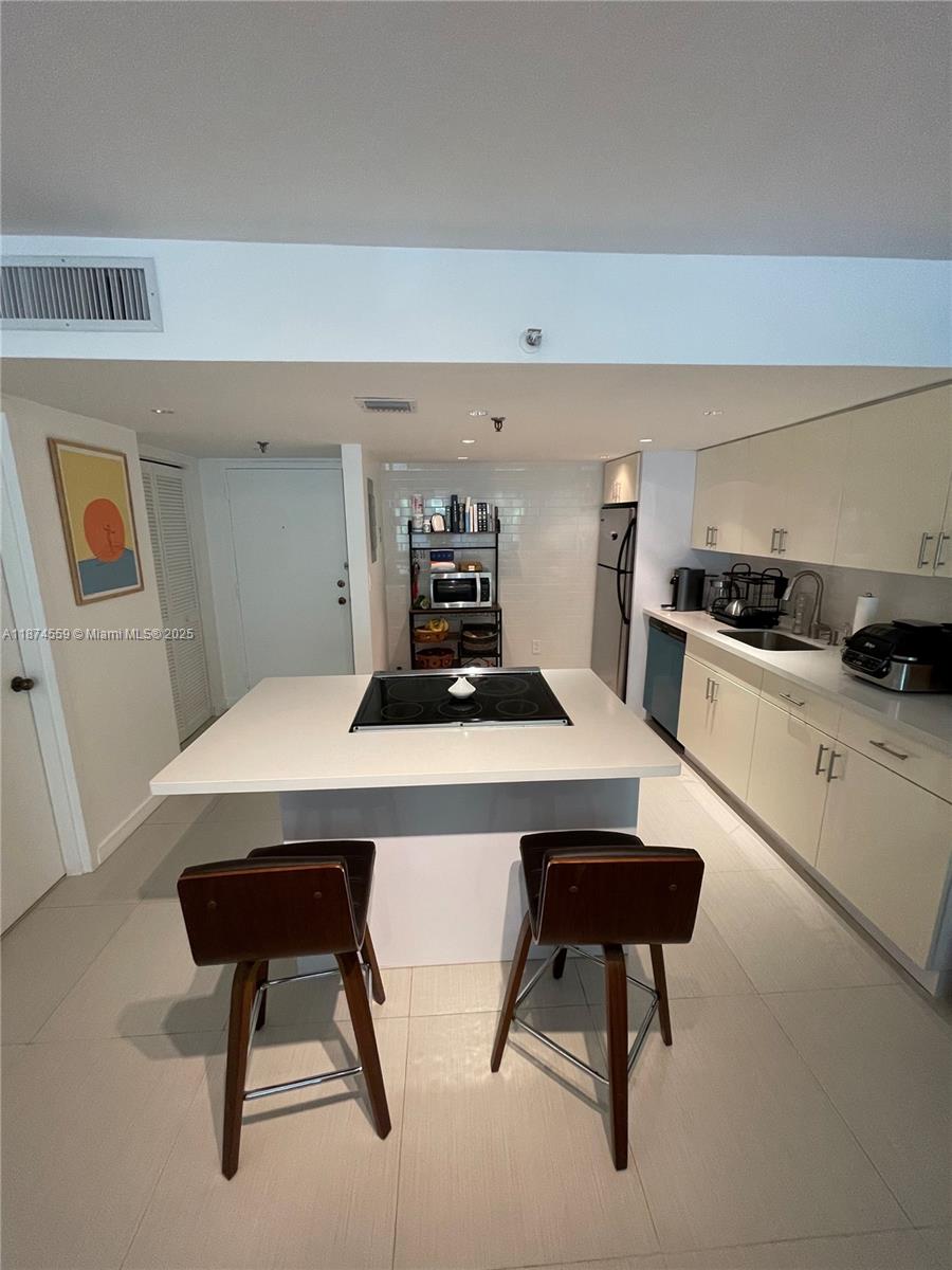 2501 Brickell Ave # 204
