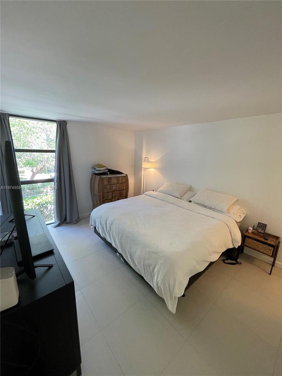 2501 Brickell Ave # 204
