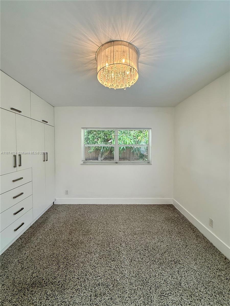 1005 NE 16th Pl