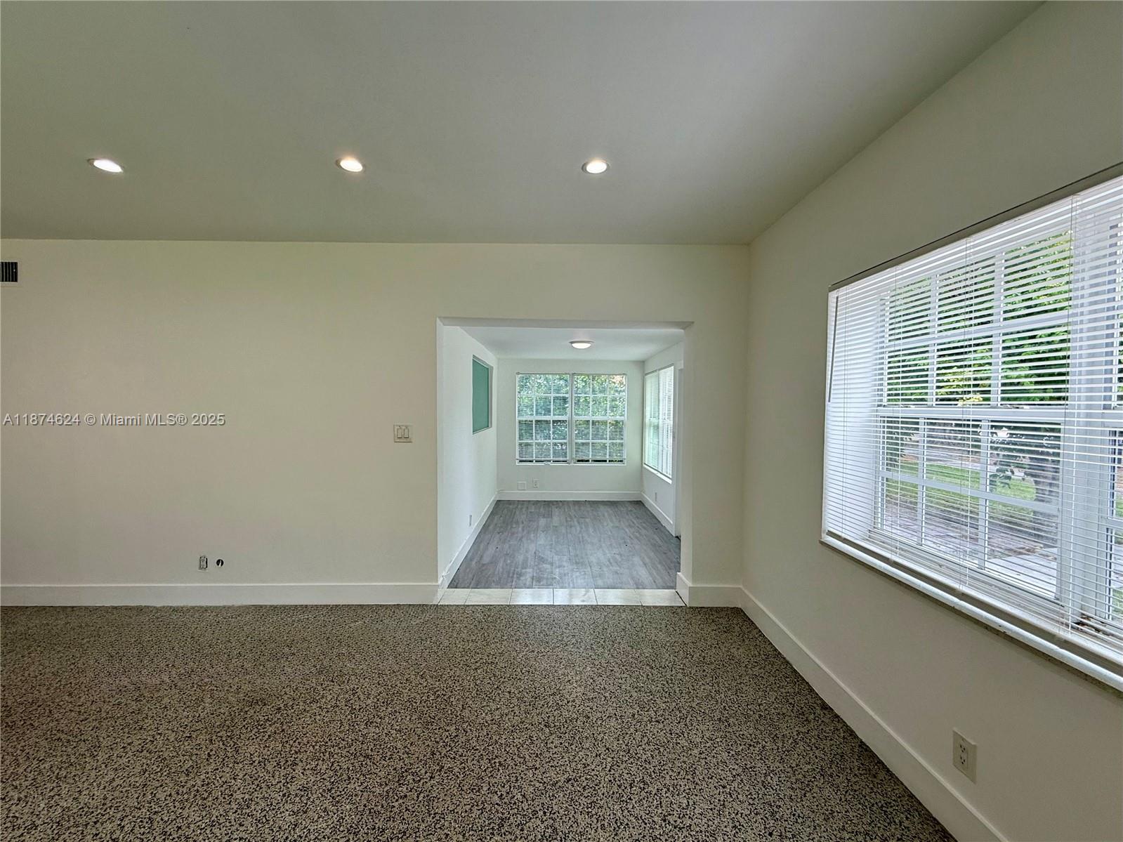 1005 NE 16th Pl