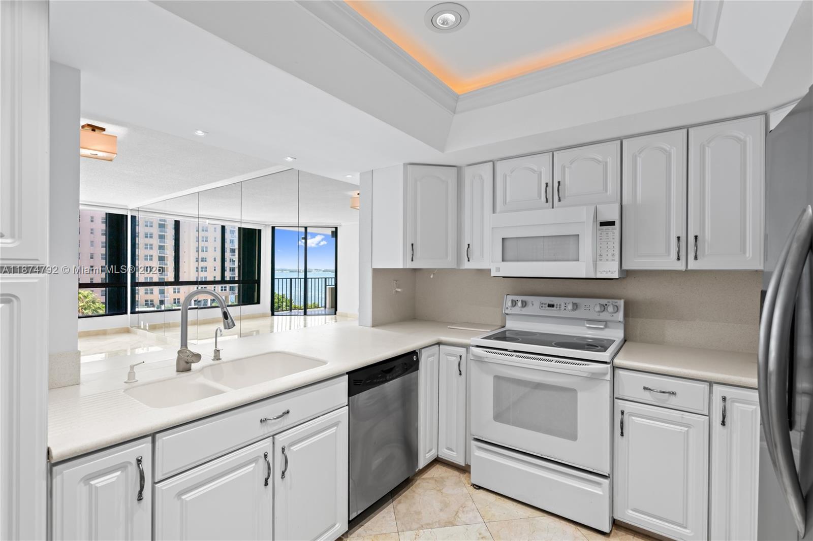 520 Brickell Key Dr # A705