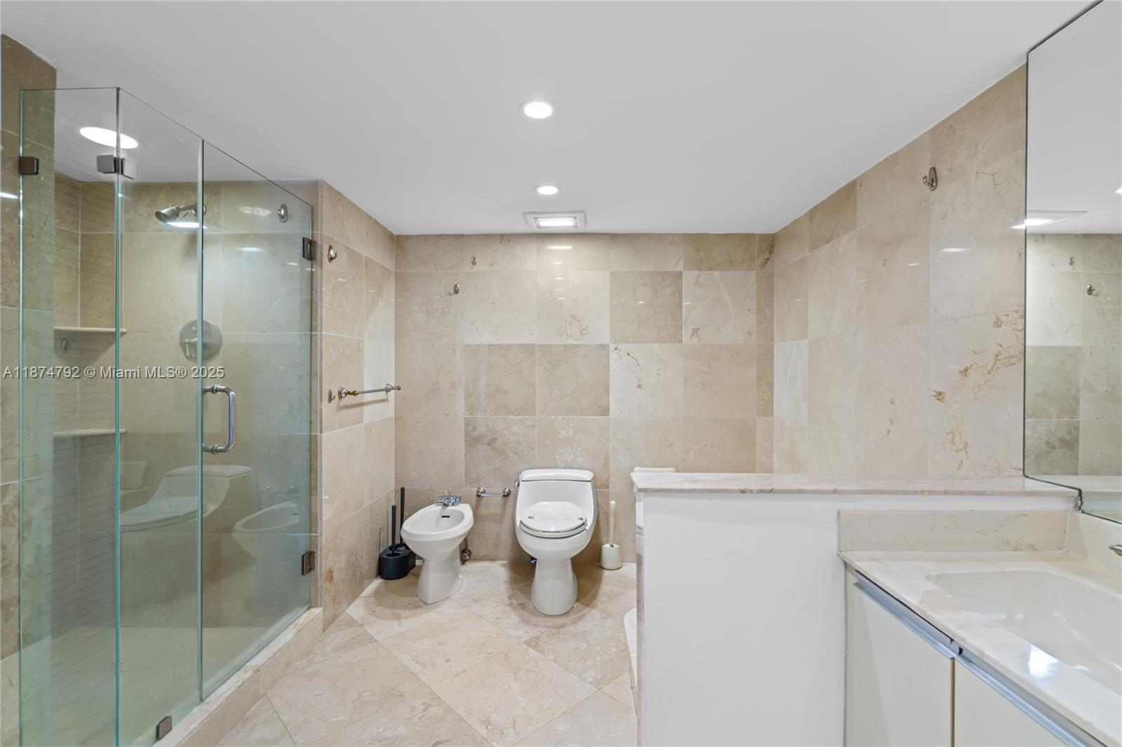 520 Brickell Key Dr # A705