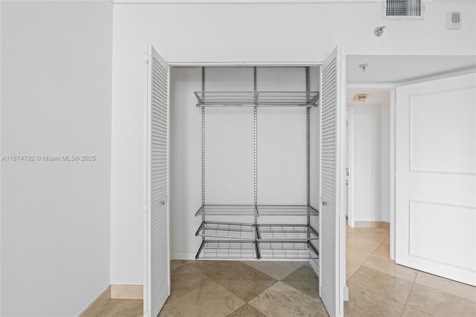 520 Brickell Key Dr # A705