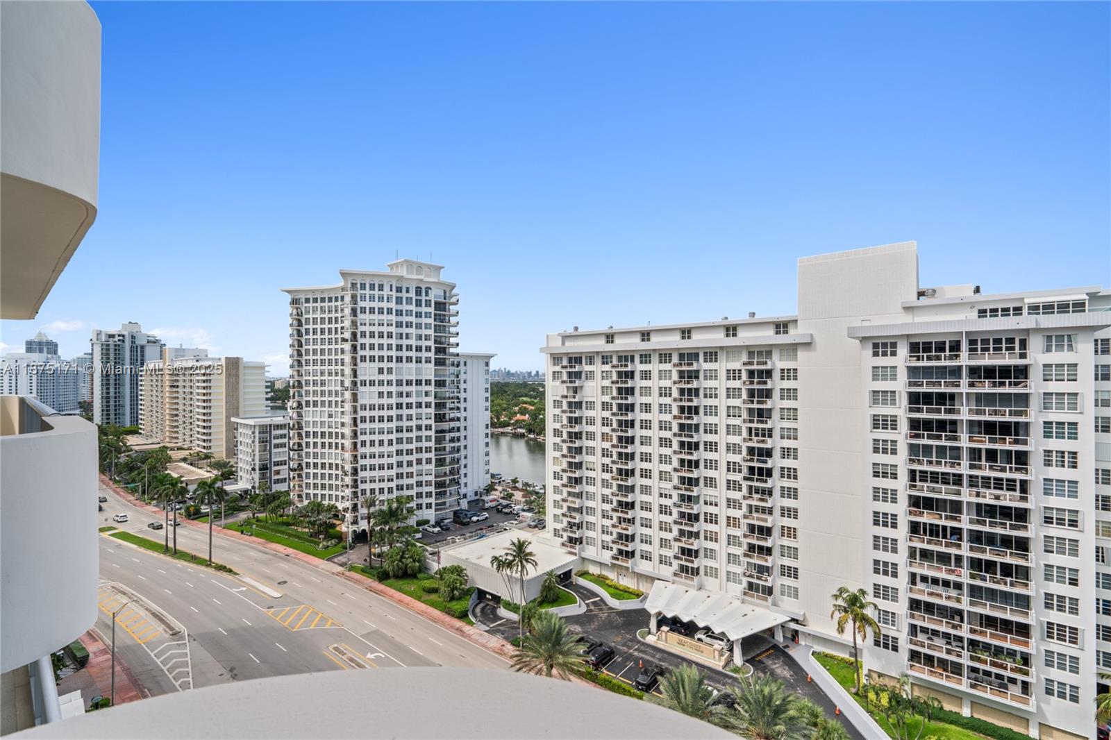 5757 Collins Ave # 1602