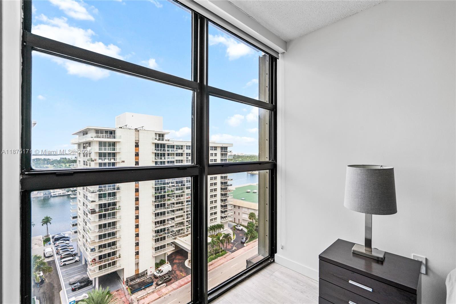 5757 Collins Ave # 1602