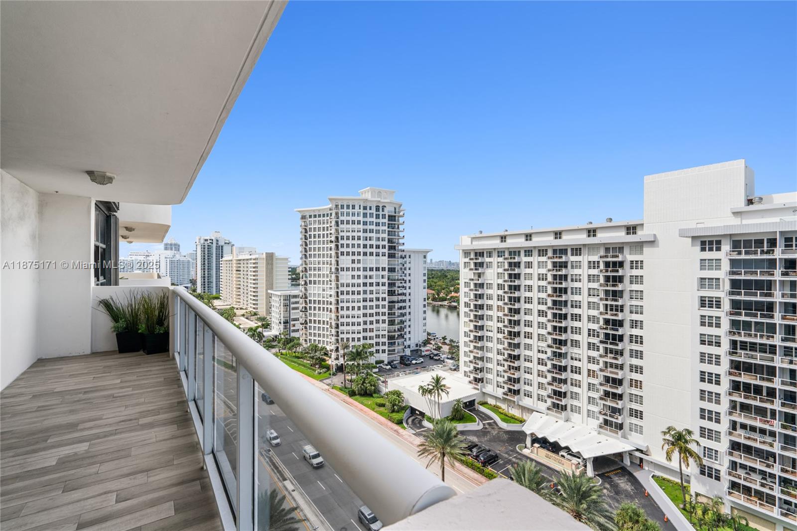 5757 Collins Ave # 1602