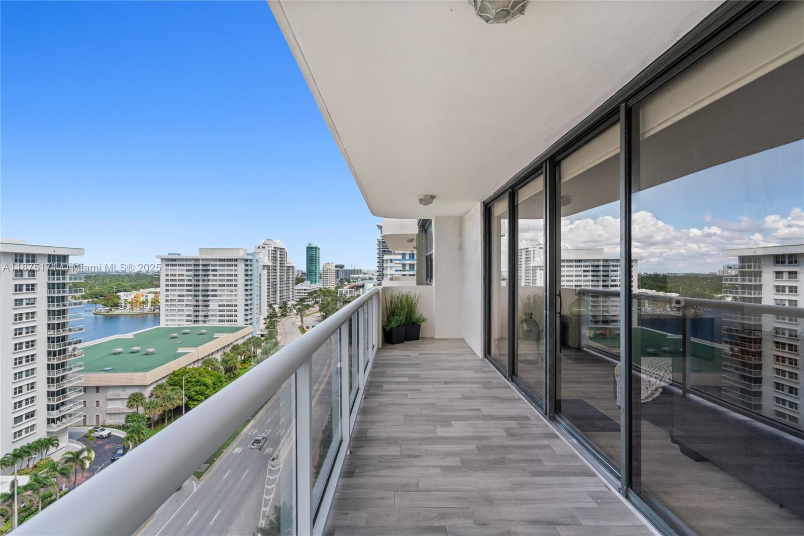 5757 Collins Ave # 1602