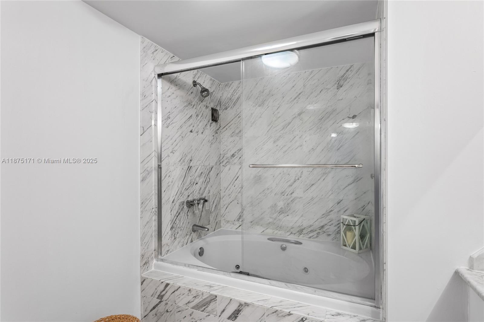 5757 Collins Ave # 1602