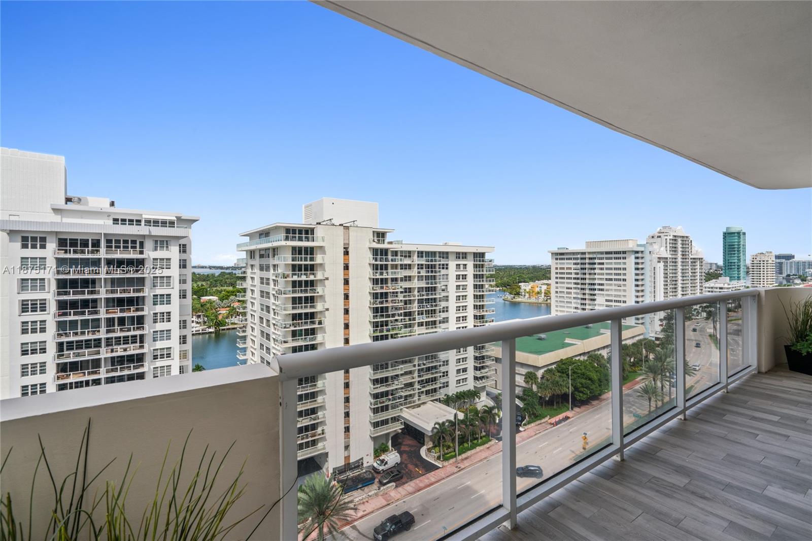 5757 Collins Ave # 1602