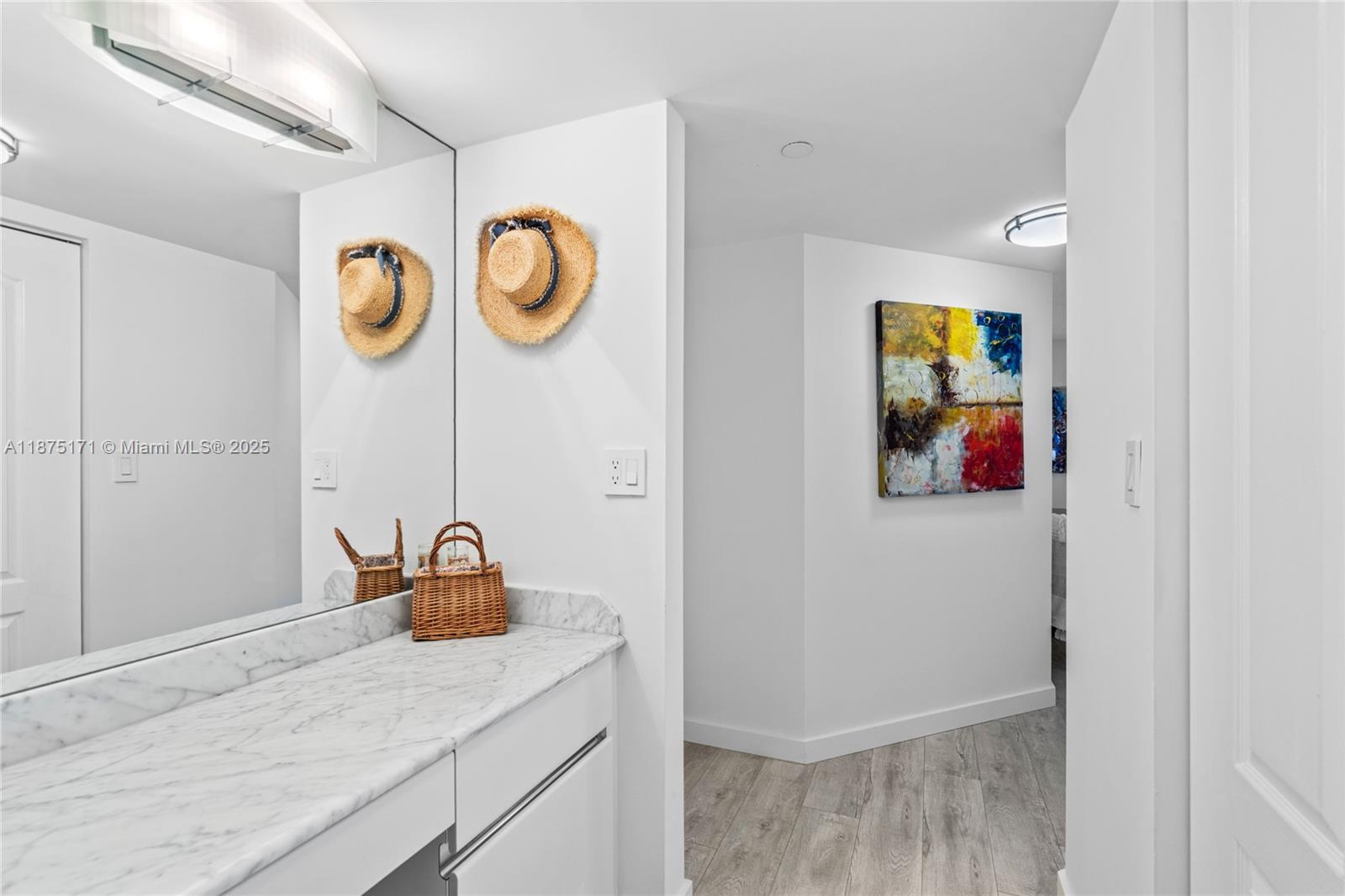 5757 Collins Ave # 1602