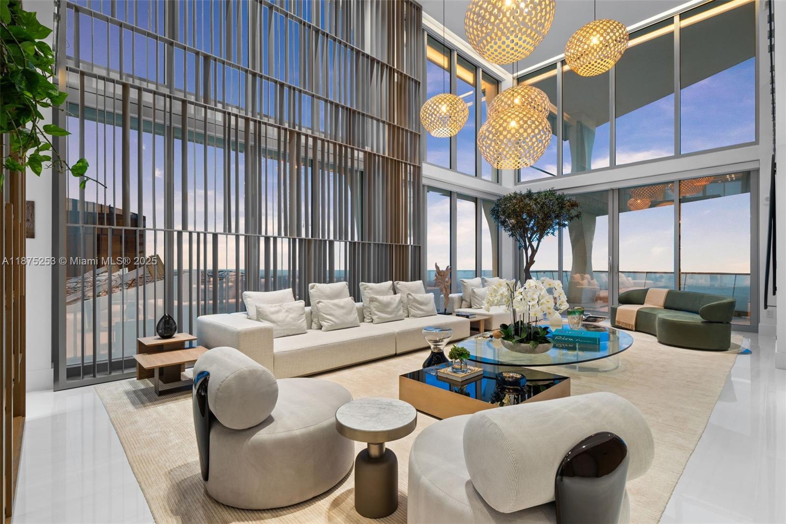 16901 Collins Ave # 5105