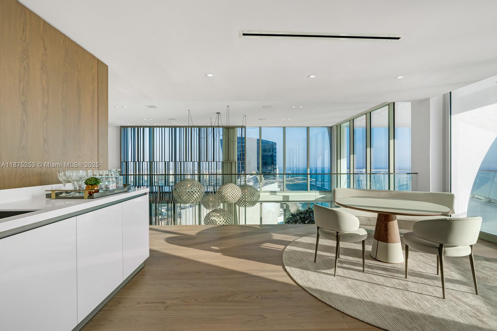 16901 Collins Ave # 5105
