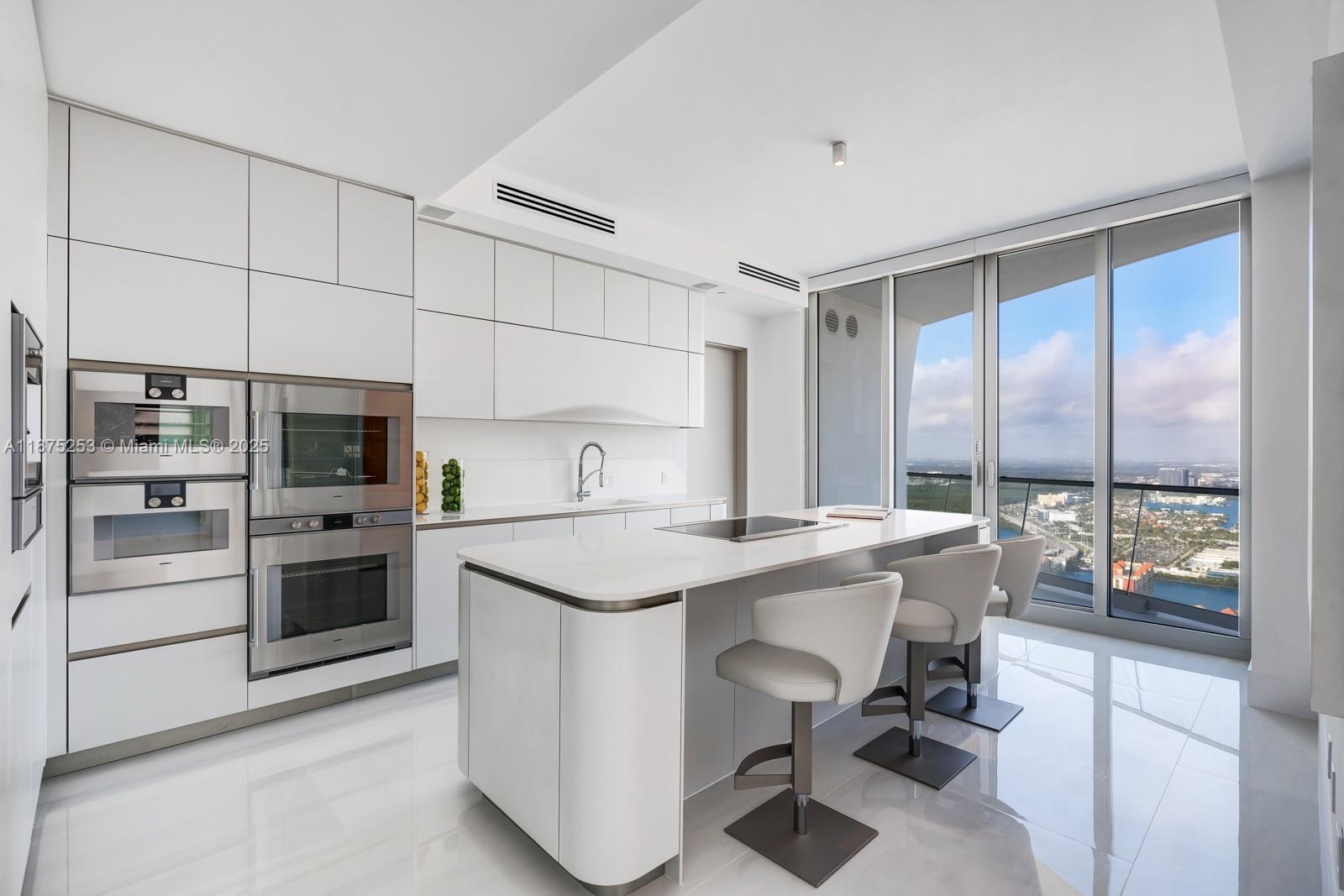 16901 Collins Ave # 5105