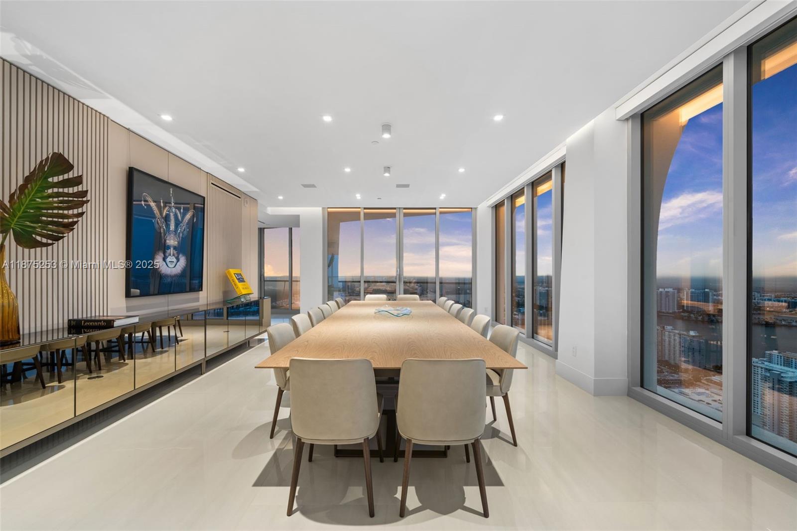 16901 Collins Ave # 5105