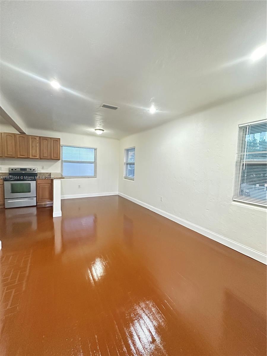 2021 Bay Dr # 3