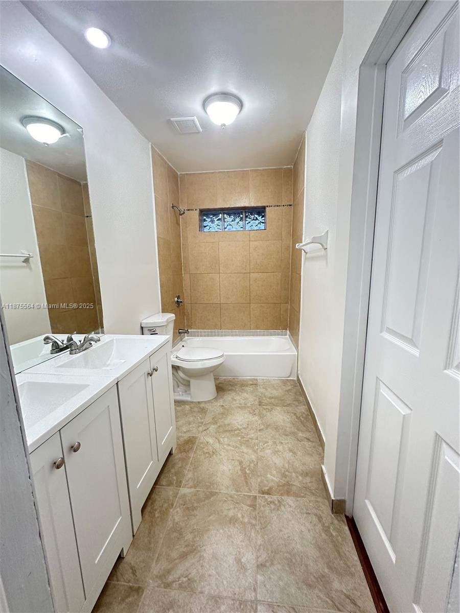 2021 Bay Dr # 3