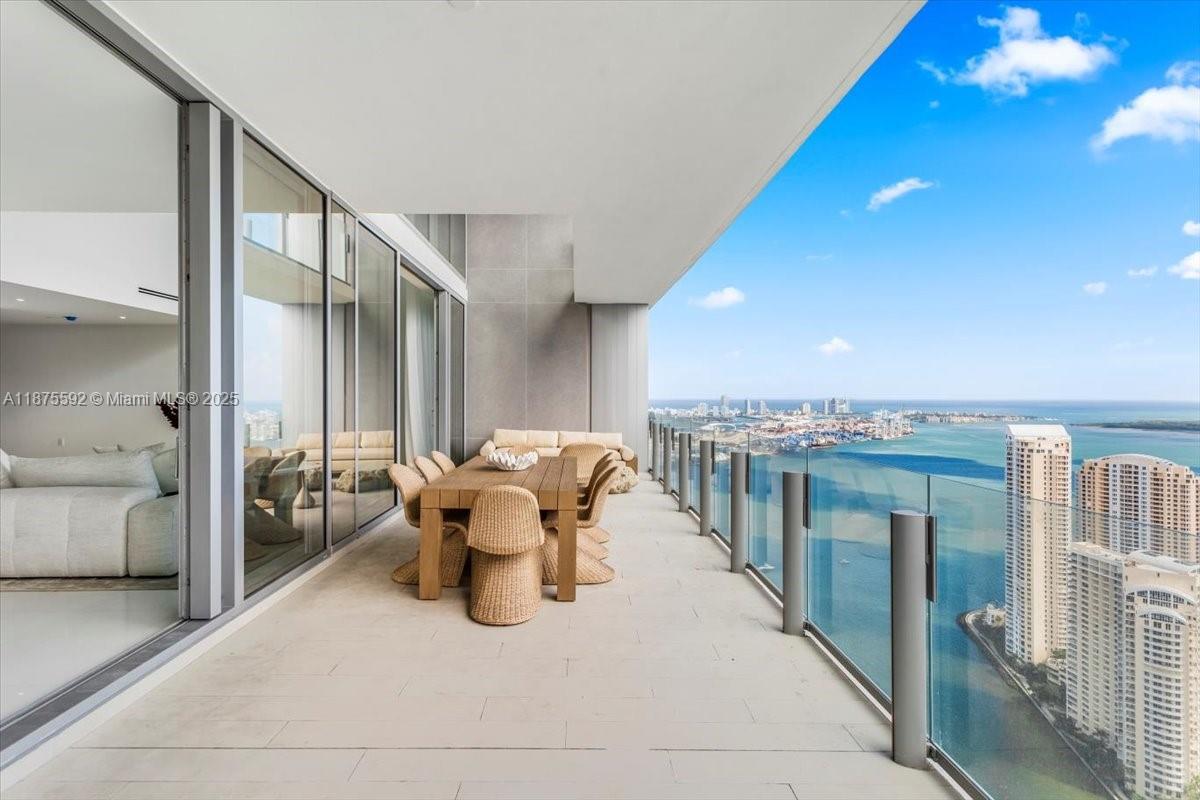 300 Biscayne Blvd Way Unit: 5002 Duplex