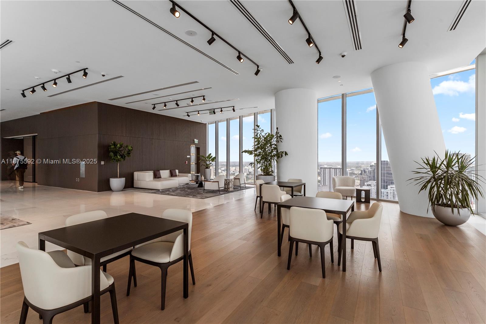 300 Biscayne Blvd Way Unit: 5002 Duplex