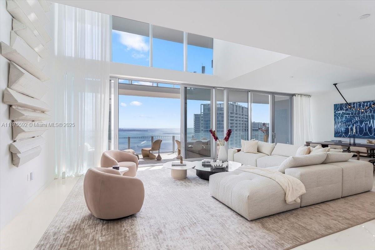 300 Biscayne Blvd Way Unit: 5002 Duplex