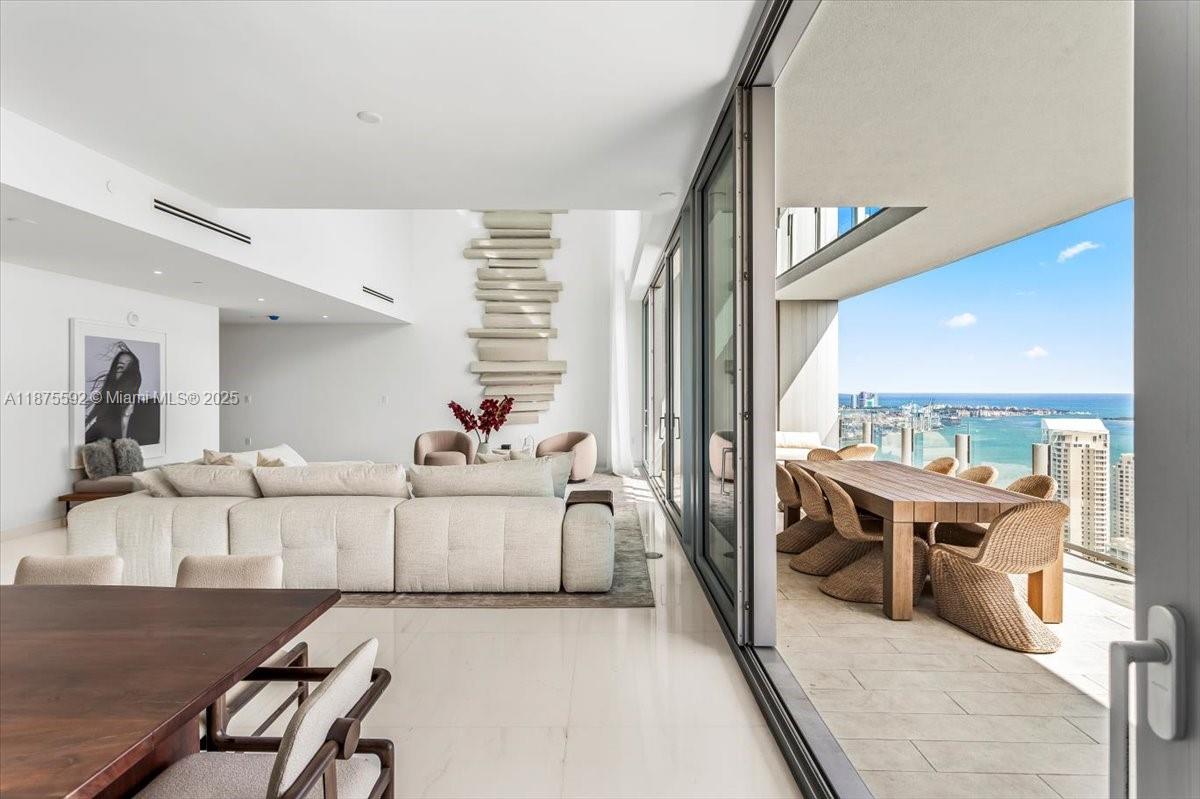 300 Biscayne Blvd Way Unit: 5002 Duplex