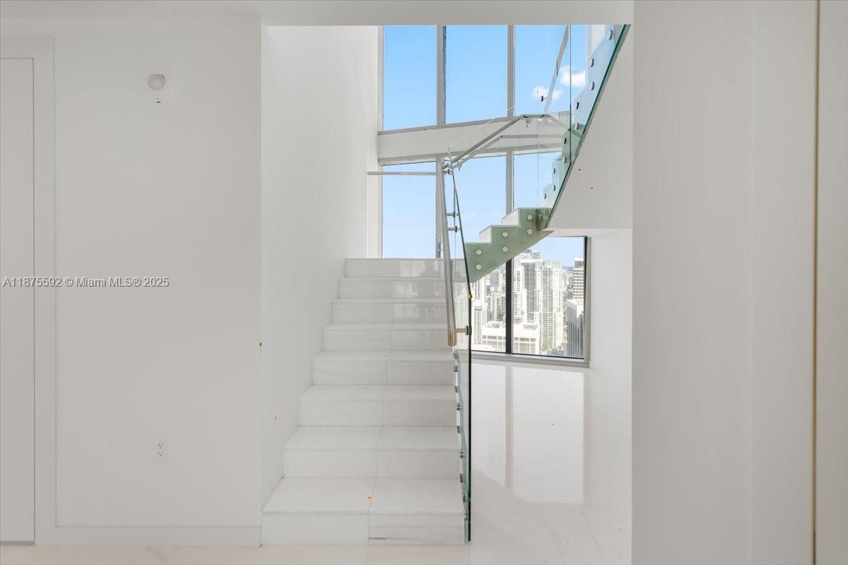 300 Biscayne Blvd Way Unit: 5002 Duplex