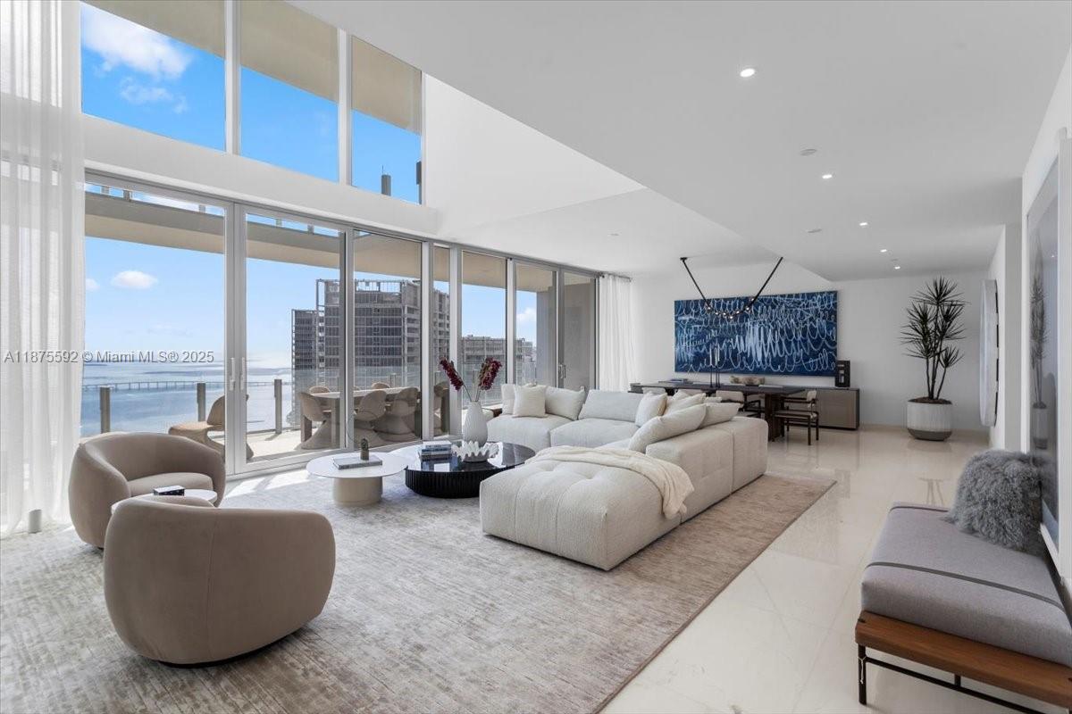 300 Biscayne Blvd Way Unit: 5002 Duplex