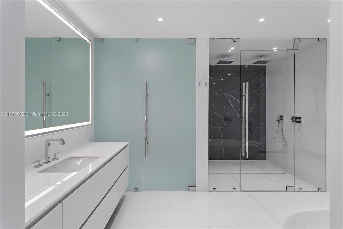 300 Biscayne Blvd Way Unit: 5002 Duplex