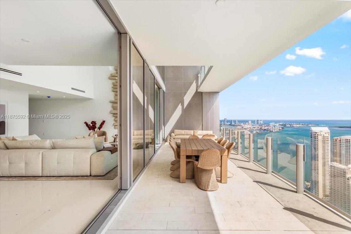 300 Biscayne Blvd Way Unit: 5002 Duplex