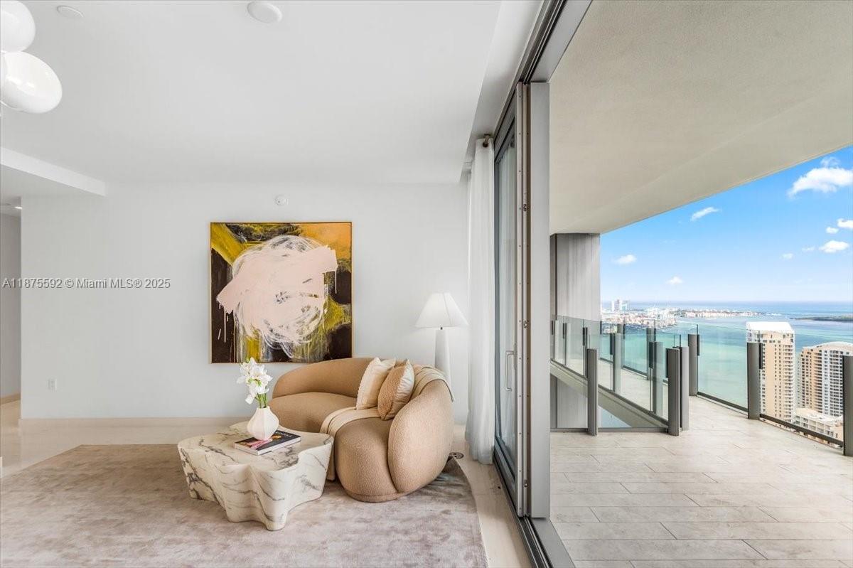 300 Biscayne Blvd Way Unit: 5002 Duplex