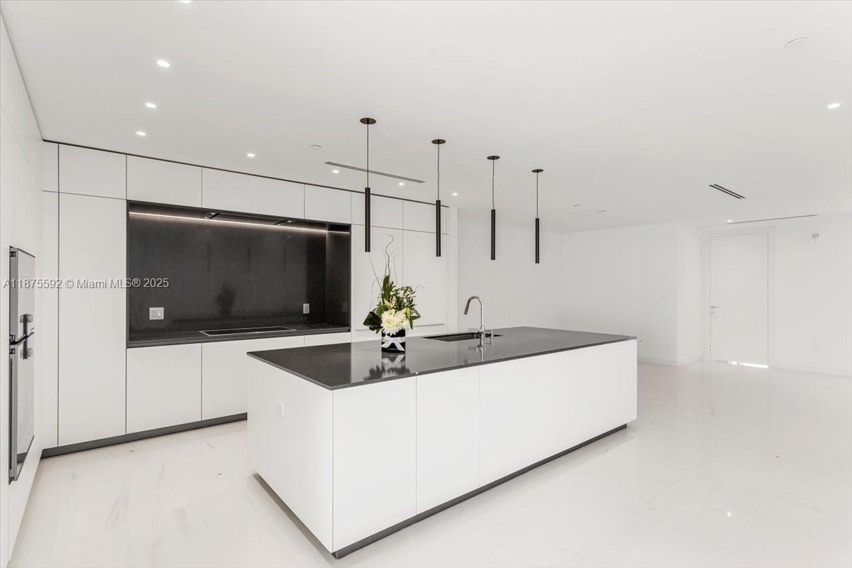 300 Biscayne Blvd Way Unit: 5002 Duplex