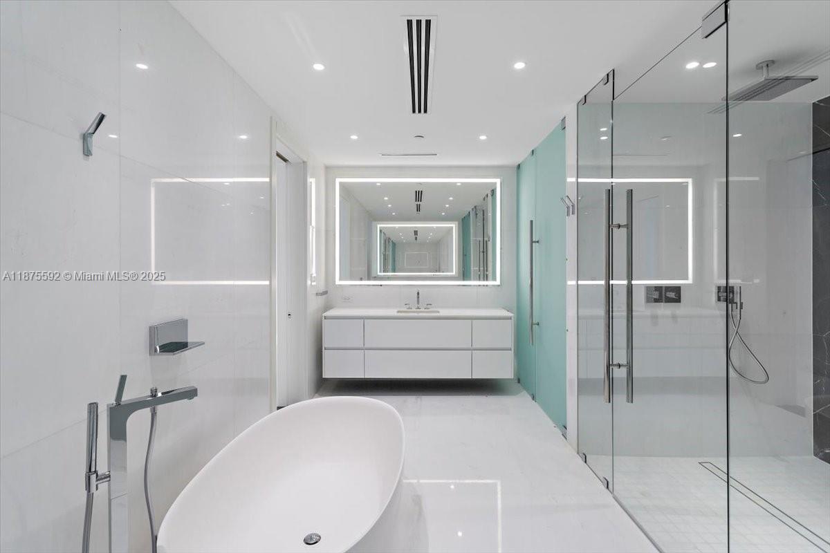 300 Biscayne Blvd Way Unit: 5002 Duplex