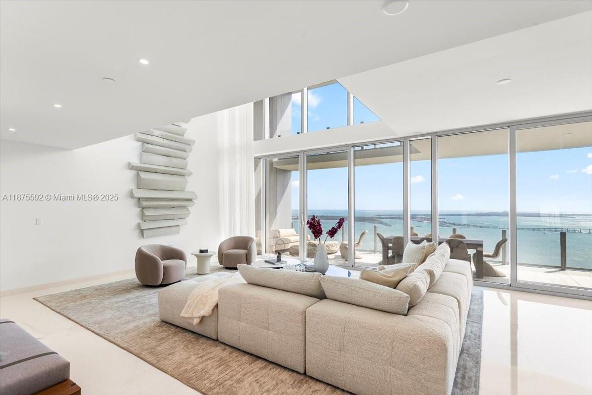 300 Biscayne Blvd Way Unit: 5002 Duplex
