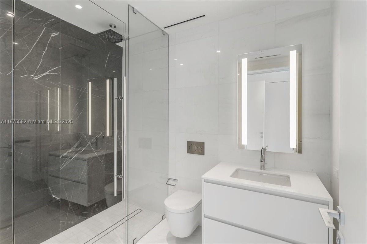 300 Biscayne Blvd Way Unit: 5002 Duplex