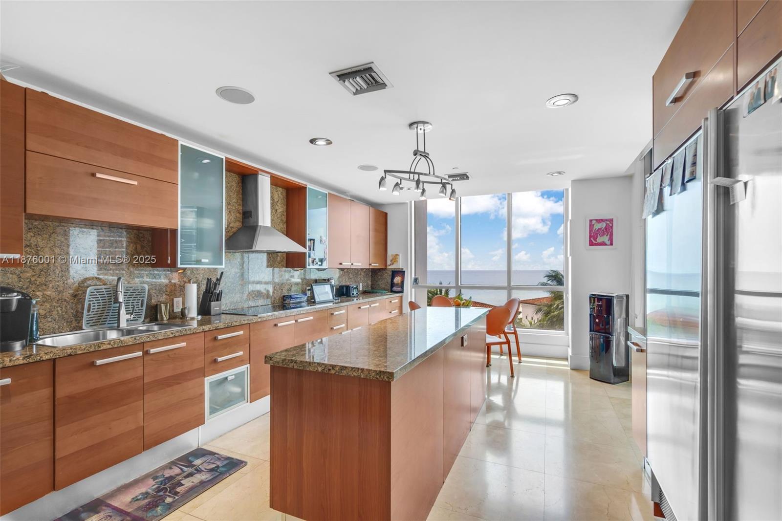 5959 Collins Ave # 804