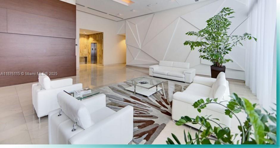 1111 SW 1st Ave Unit: 2816-N