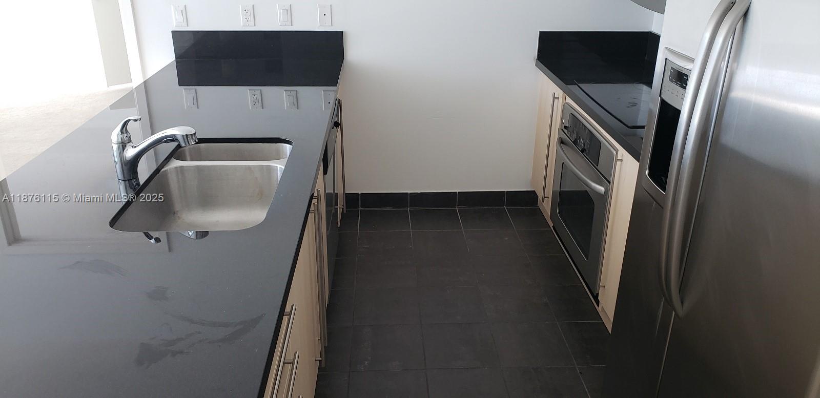 1111 SW 1st Ave Unit: 2816-N