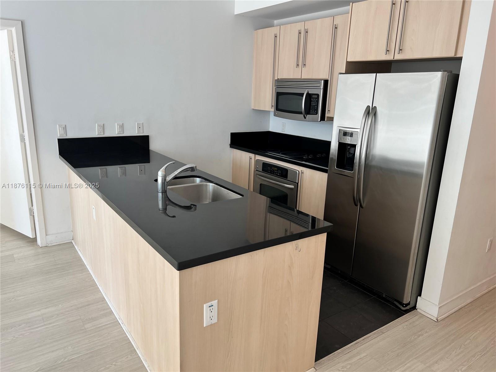 1111 SW 1st Ave Unit: 2816-N
